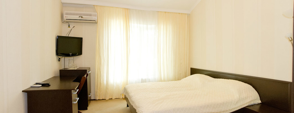 Классический номер в гостиничном комплексе Альянс